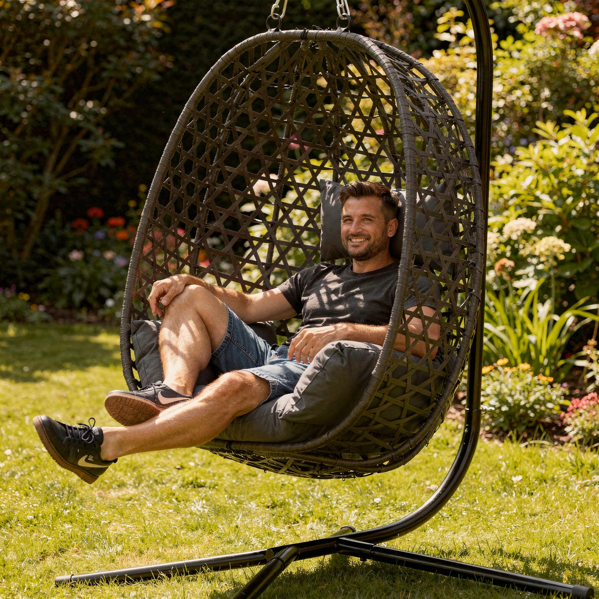 Braided hanging egg chair - with stand | Dana
